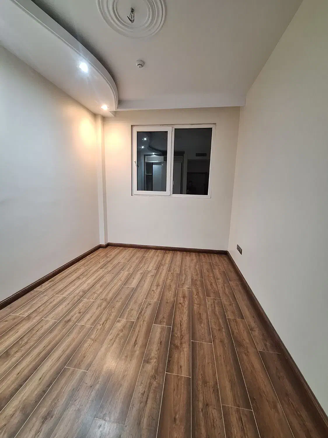 ۱۷۰مترسه خواب/تک واحدی/با دو پارکینگ/لادن شرقی