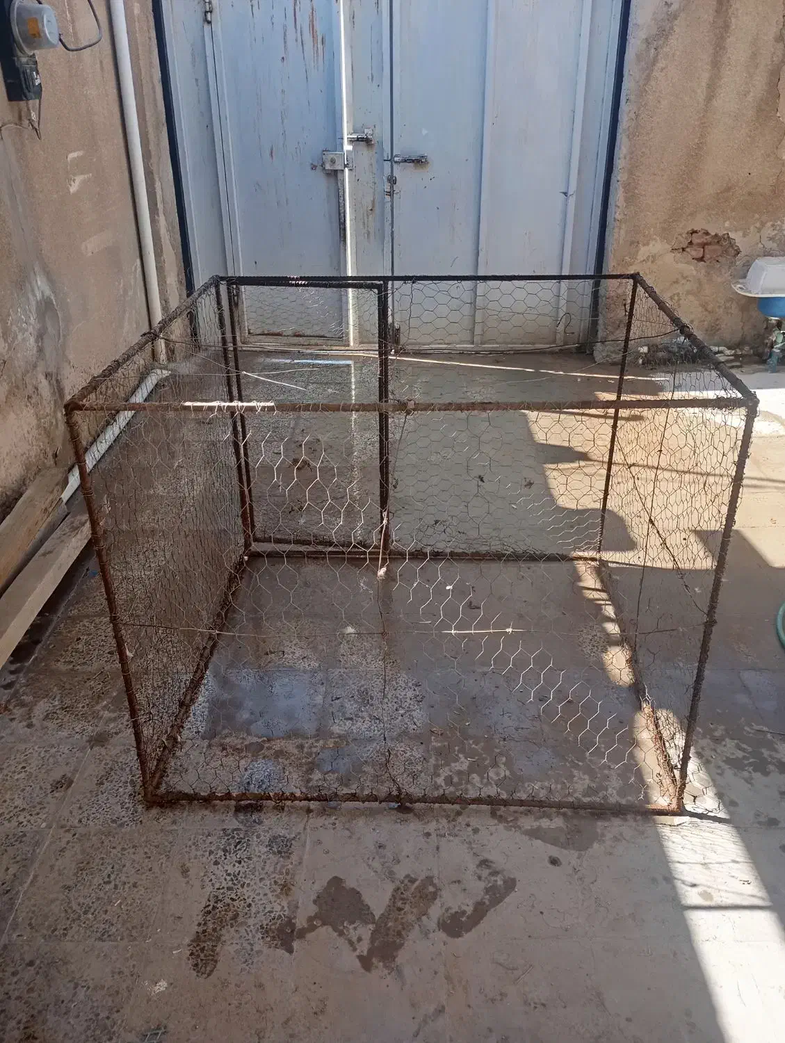 قفس پرنده بفروش میرسد.|لوازم جانبی حیوانات|خاش, |دیوار