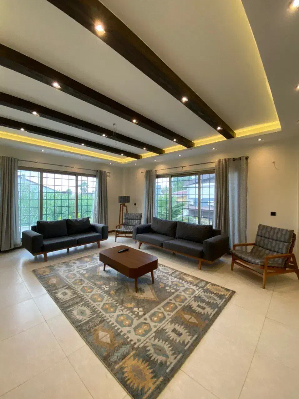 ویلا چهار خواب /استخر دار/ خاص پسند|اجارهٔ کوتاهمدت ویلا و باغ|محمودآباد, |دیوار