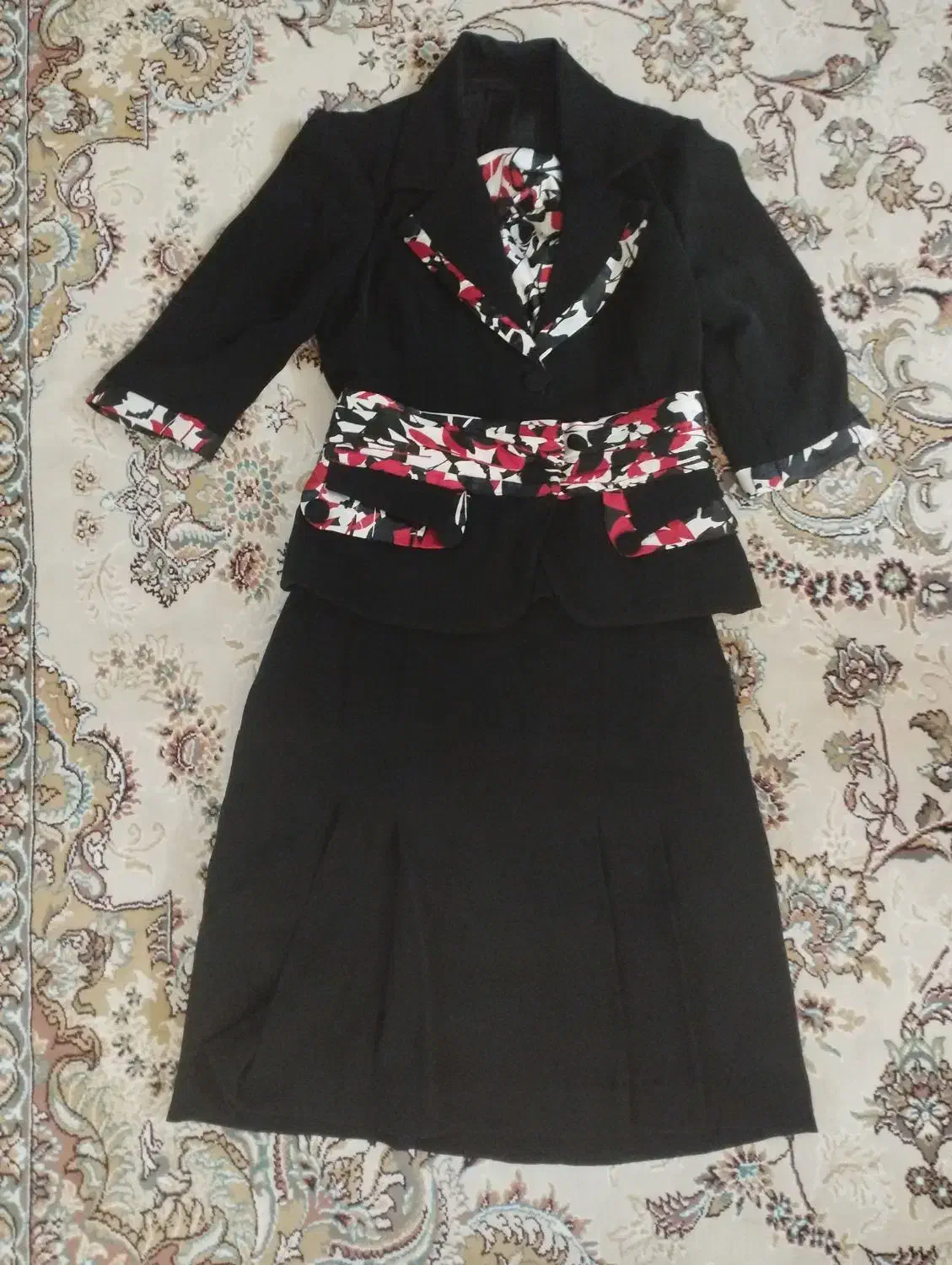 کت دامن کرپ|لباس|کاشان, امیرکبیر|دیوار