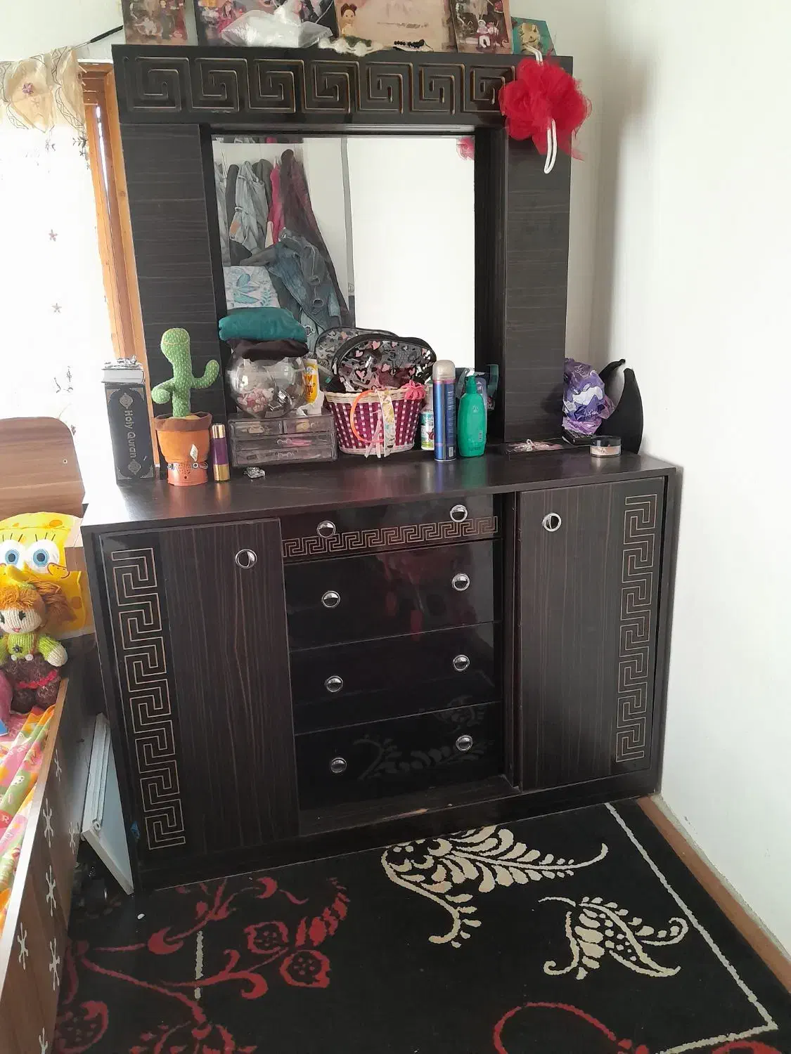 دوعددفرش ۶متری یک عددتخت یکنفره با تشک ومیز ارایش|فرش|رویان, |دیوار