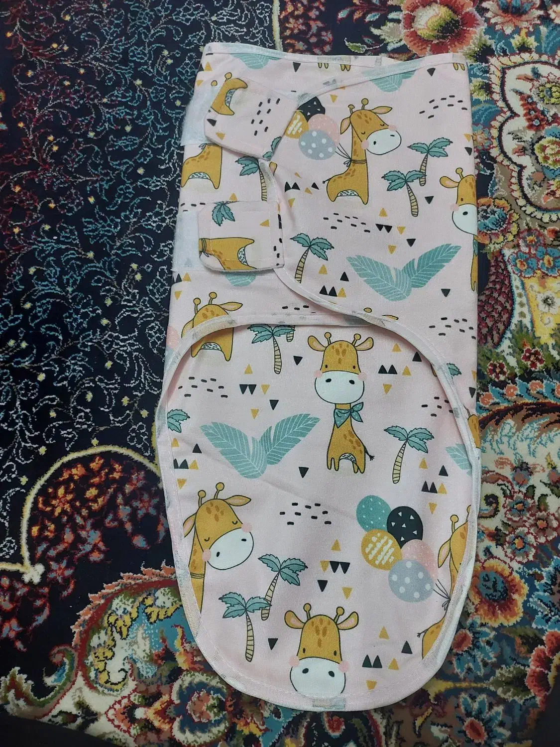 قنداق چسبی عروسکی|اسباب و اثاث بچه|بروجرد, |دیوار