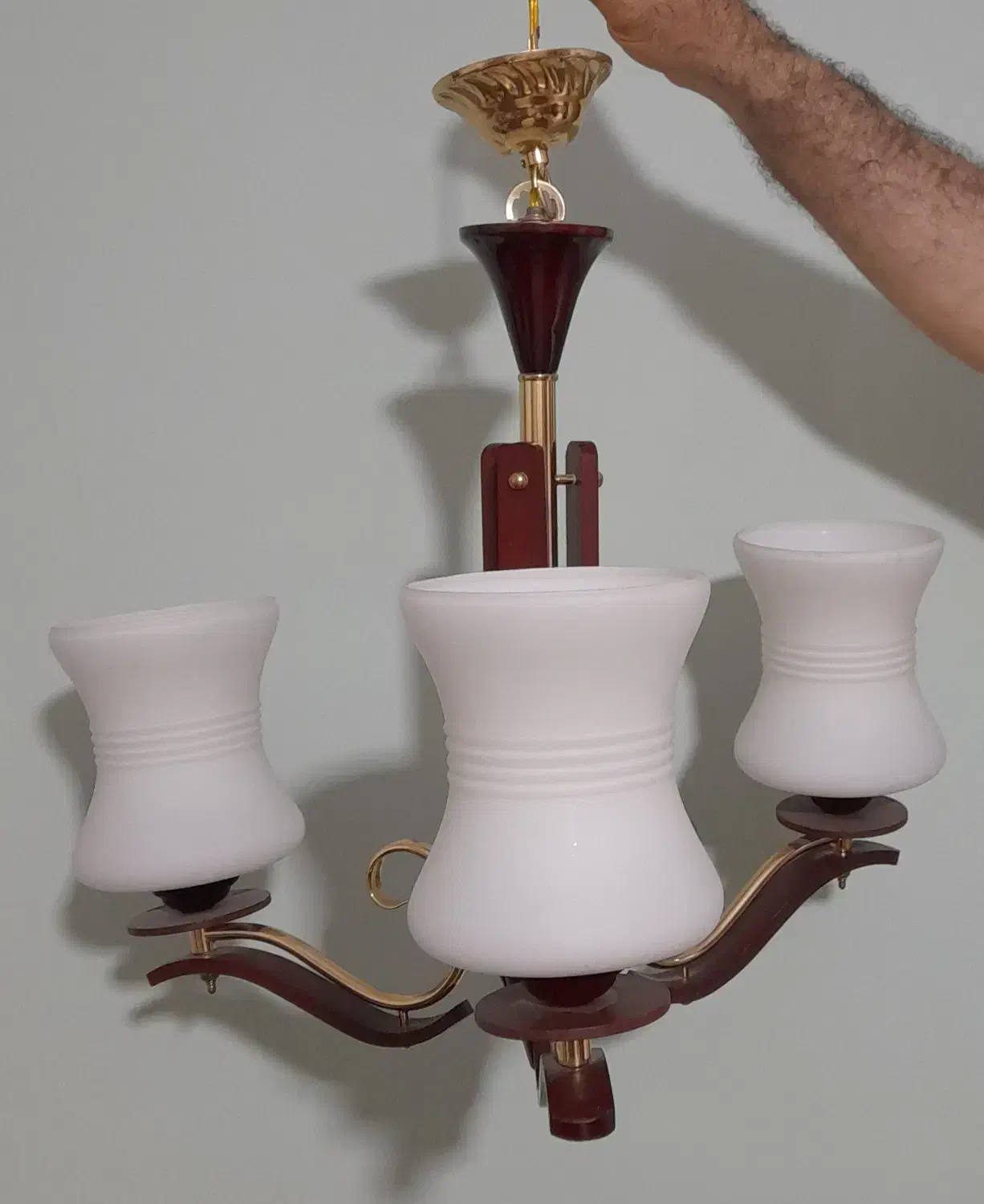 لوستر شیک و سالم سه شعله|لوستر و چراغ آویز|مشهد, عامل|دیوار