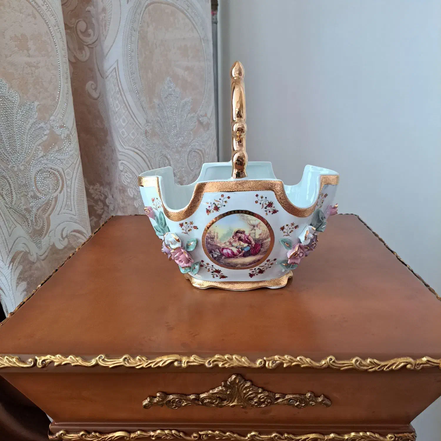 دکوری های سفید طلایی شکوفه|ظروف سرو و پذیرایی|آذرشهر, |دیوار