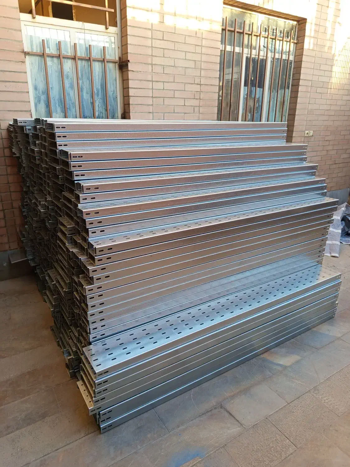 تولید سینی کابل و نردبان کابل با هراندازه وضخامت|مصالح و تجهیزات ساختمان|برخوار, |دیوار