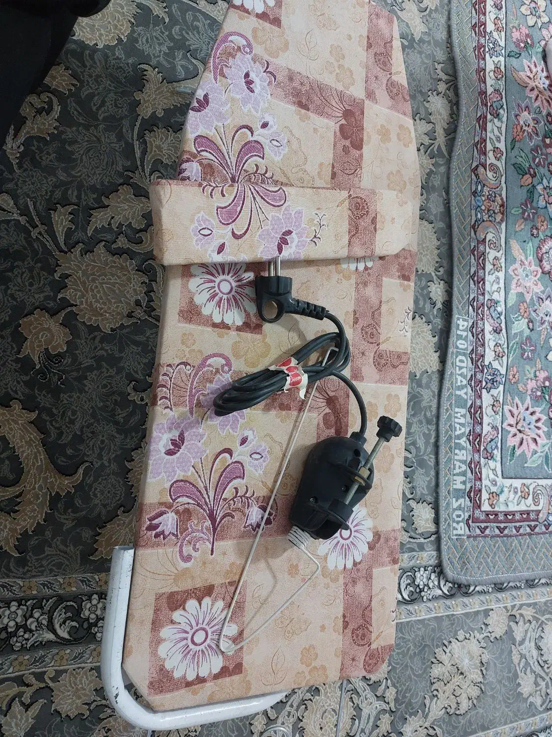 میز اتوی کاملا سالم|اتو و لوازم اتو|سمنان, |دیوار