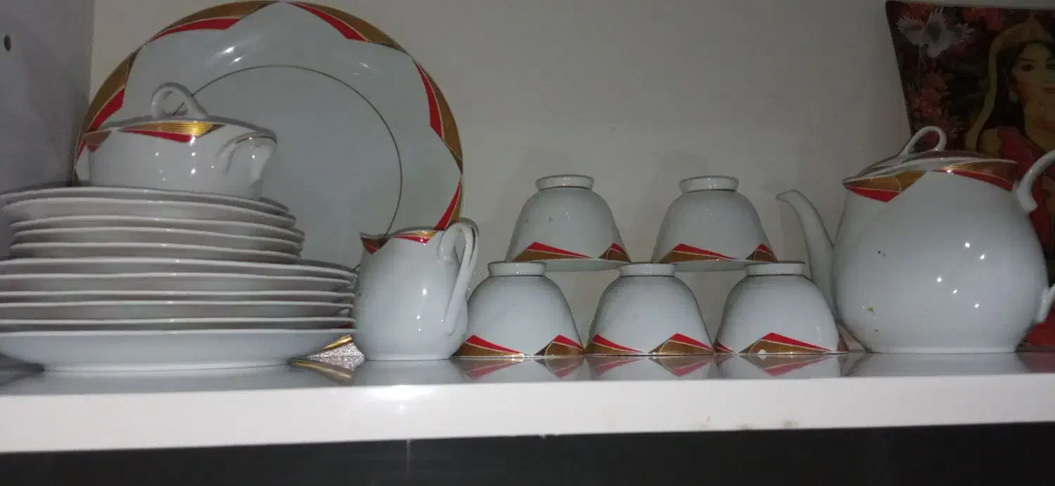 سرویس همینا تو عکس میبینید|ظروف سرو و پذیرایی|پرند, فاز ۶|دیوار