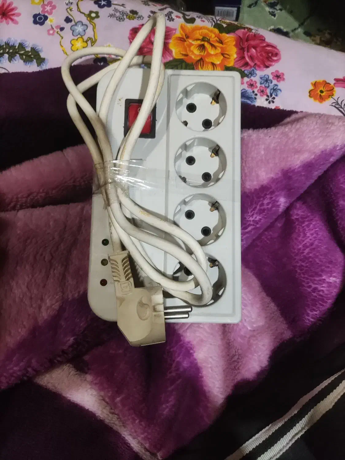 دو عدد سرایکی محافظ نوع|سایر لوازم برقی|فلاورجان, |دیوار