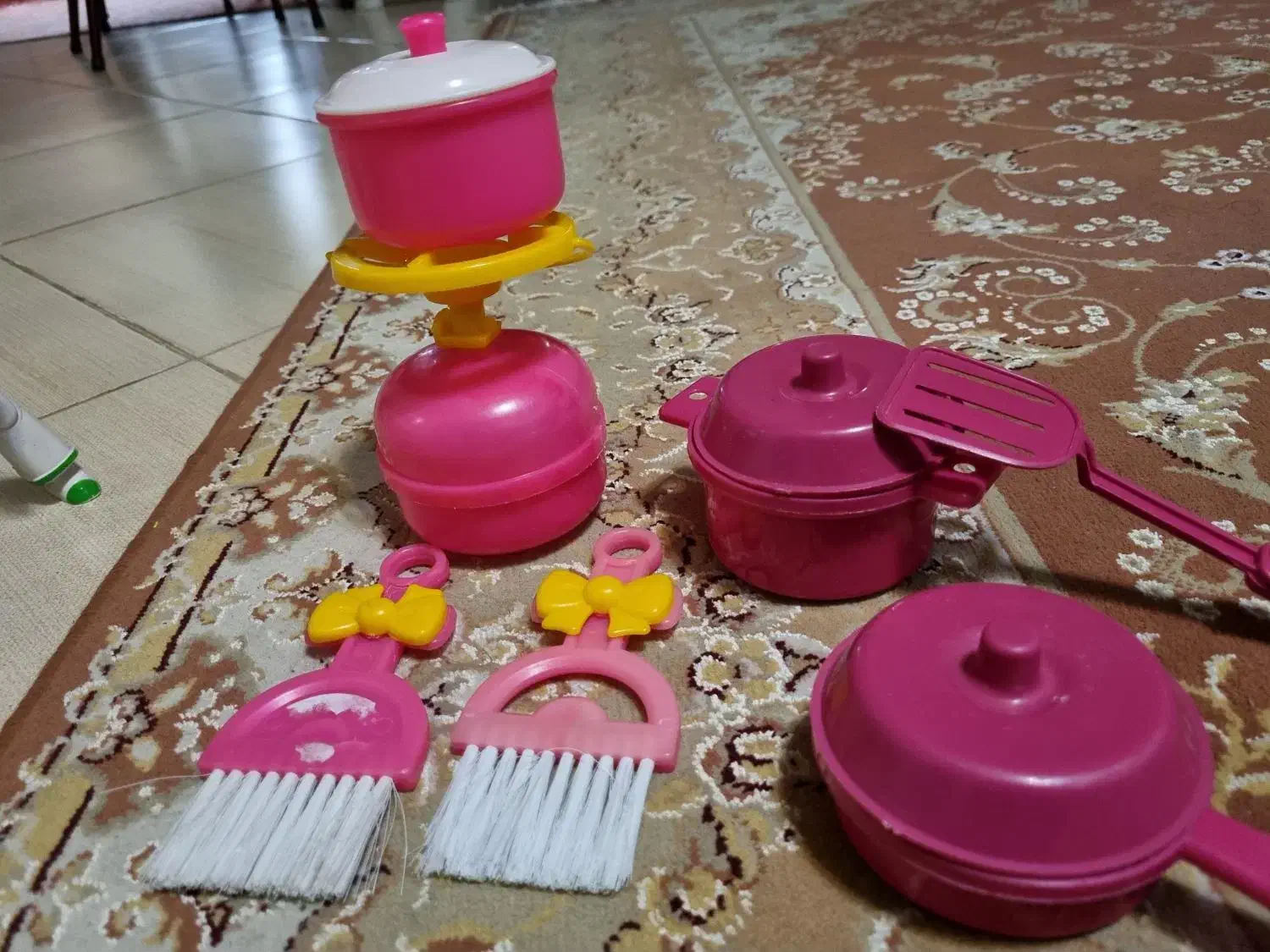 اسباب بازی،و چوب لباسی کودک|اسباب‌بازی بچه|رشت, منظریه|دیوار