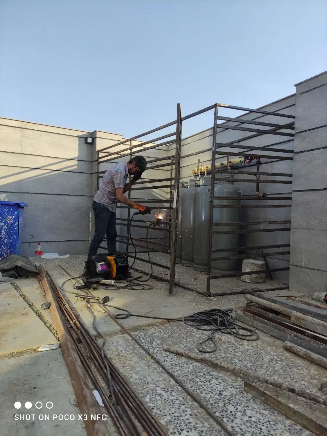 جوشکار سیار ۲۴ ساعت همه روزه روزهای تعطیل|خدمات پیشه و مهارت|شیراز, شریف‌آباد|دیوار