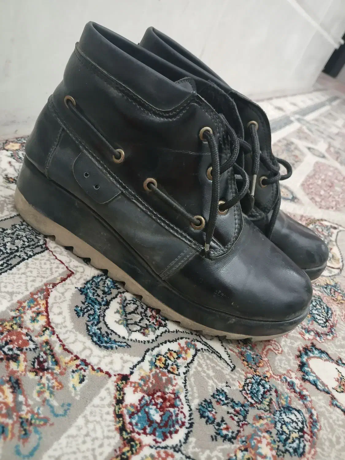 نیم بوت در حد نو یک بار پوشیده شده|کیف، کفش، کمربند|یزد, |دیوار