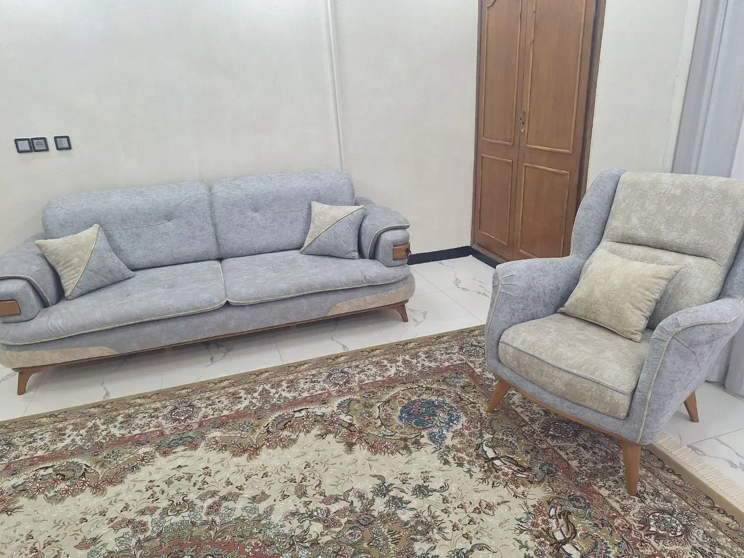 مبلمان تخت خواب شو|مبلمان خانگی و میز عسلی|فولادشهر, B8|دیوار