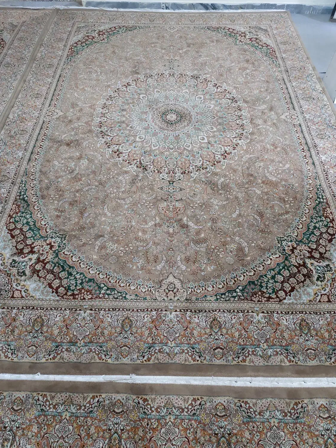 3 تخته فرش ۹ متری زمینه گردویی|فرش|همدان, |دیوار