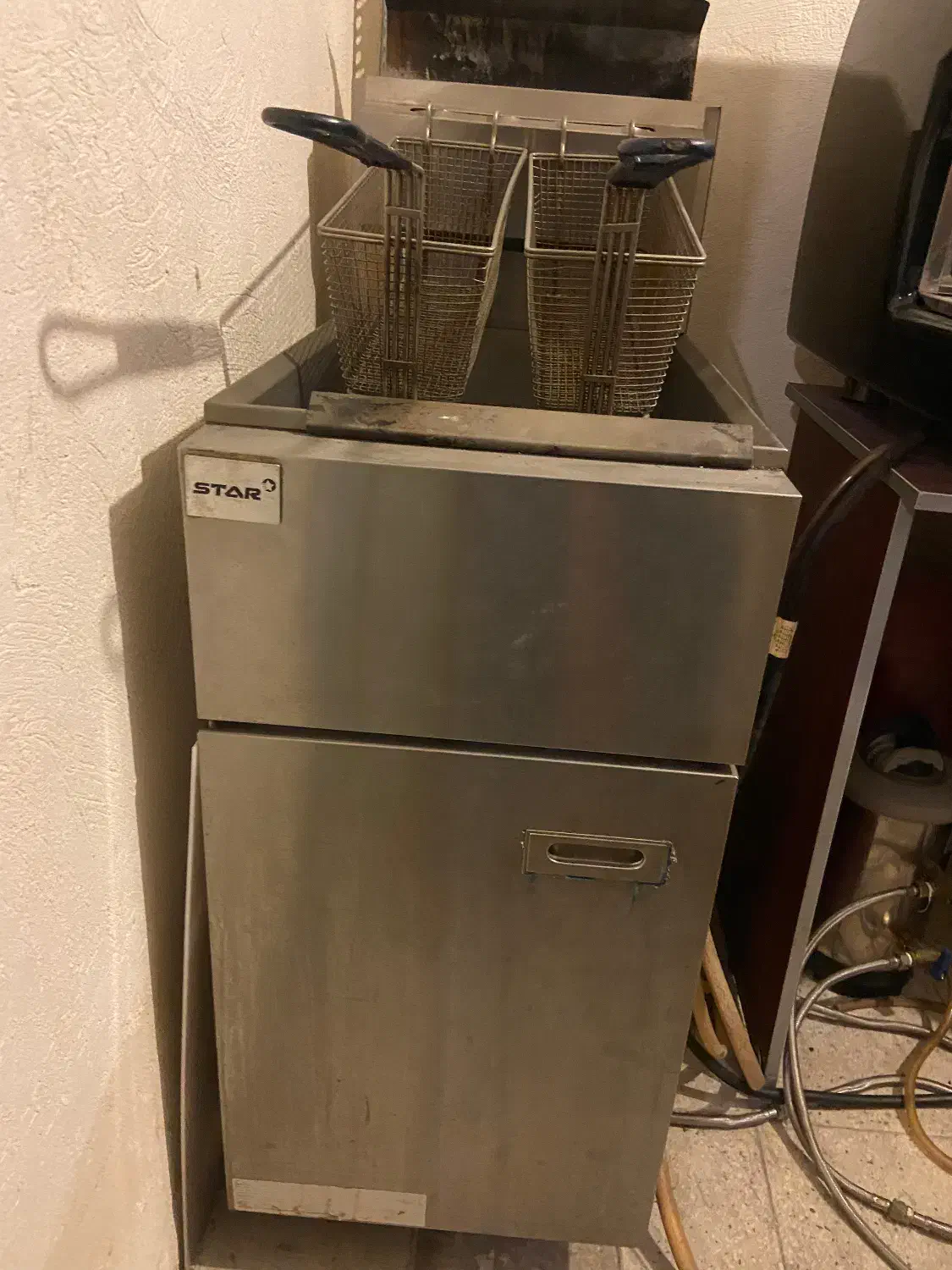 سرخ کن استار|کافیشاپ و رستوران|تهران, یوسفآباد|دیوار