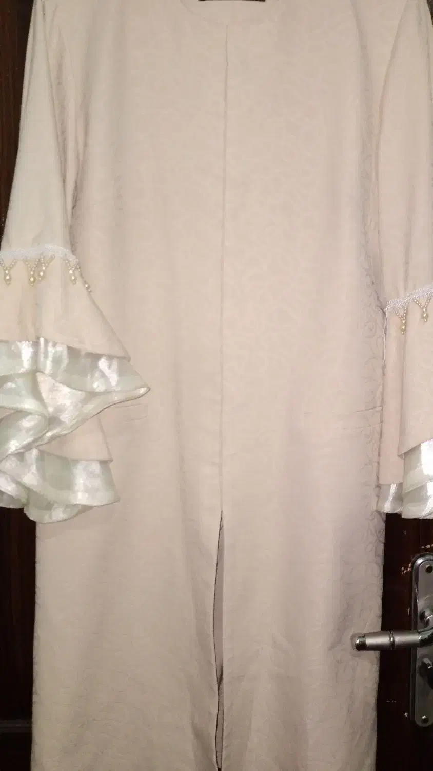 ۱عدد مانتو مجلسی سفید و اعدد لباس  مجلسی مشکی|لباس|قم, نیروگاه|دیوار