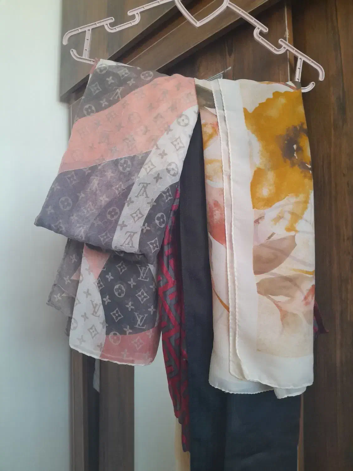 روسری ترک|لباس|شاهینشهر, خانه کارگر|دیوار