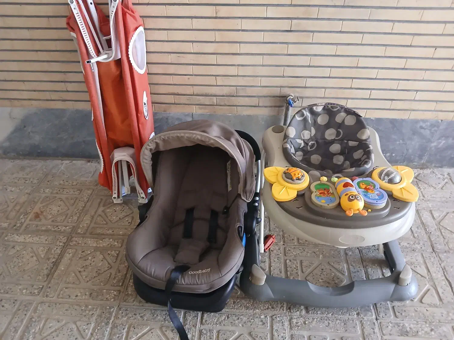 ست سیسمونی|کالسکه و لوازم جانبی|شاهین‌شهر, گزبرخوار|دیوار