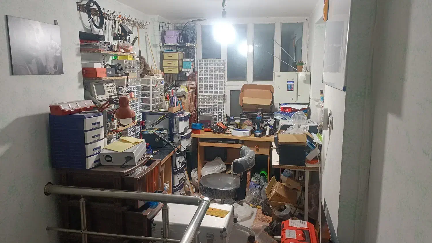 تعمیرات برق ساختمان، برق صنعتی و الکترونیک|خدمات پیشه و مهارت|کرمانشاه, |دیوار