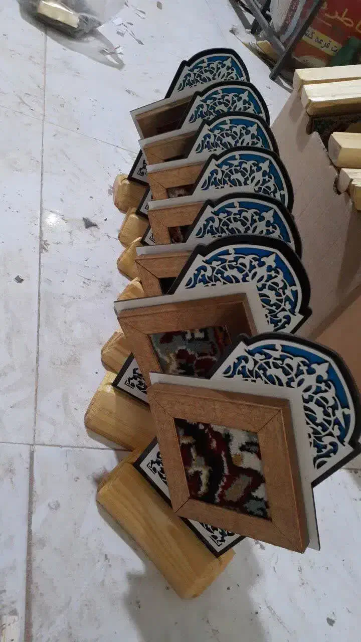 تندیس فرش حرم پایه چوبی رومیزی|مجسمه، تندیس، ماکت|مشهد, حضرت حجت|دیوار