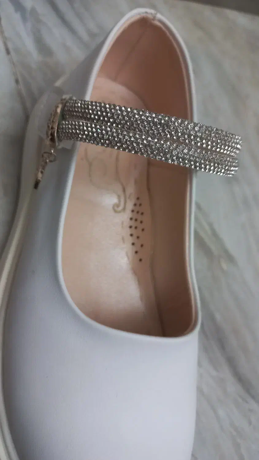 کفش بچگانه سایز ۳۳در حدنو|کفش و لباس بچه|مراغه, |دیوار