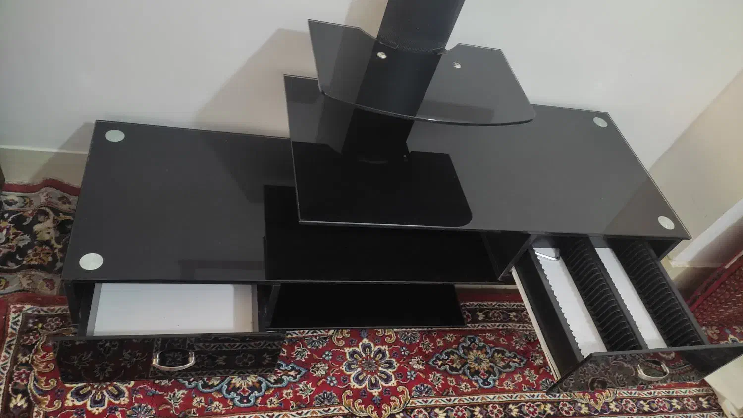 میز تلویزیون|میز تلویزیون|قم, مسجد امام حسن|دیوار