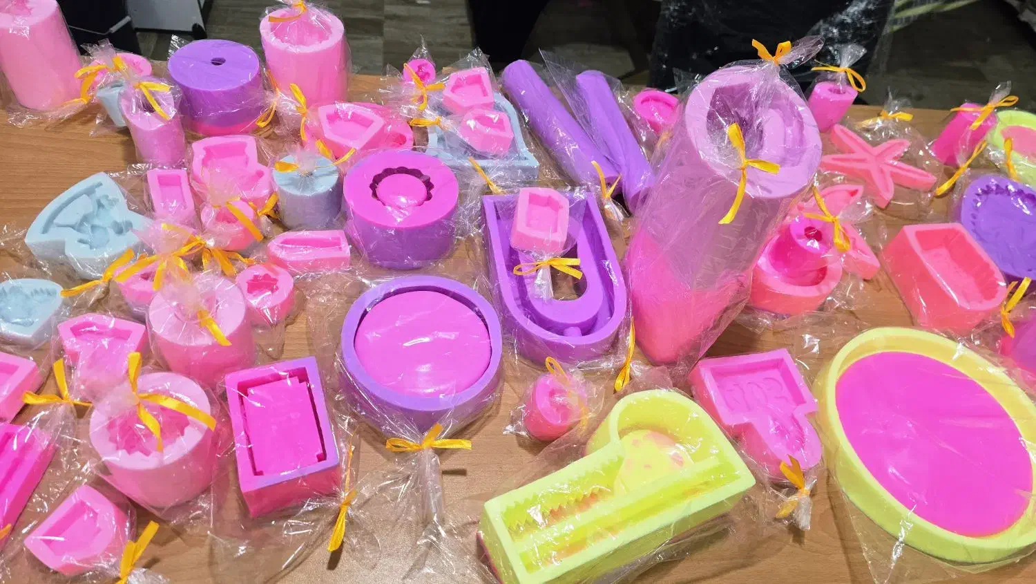 نیرو برای کارگاه قالبسازی سیلیکونی برای حوضچه زنی|استخدام صنعتی، فنی، مهندسی|ساوه, |دیوار