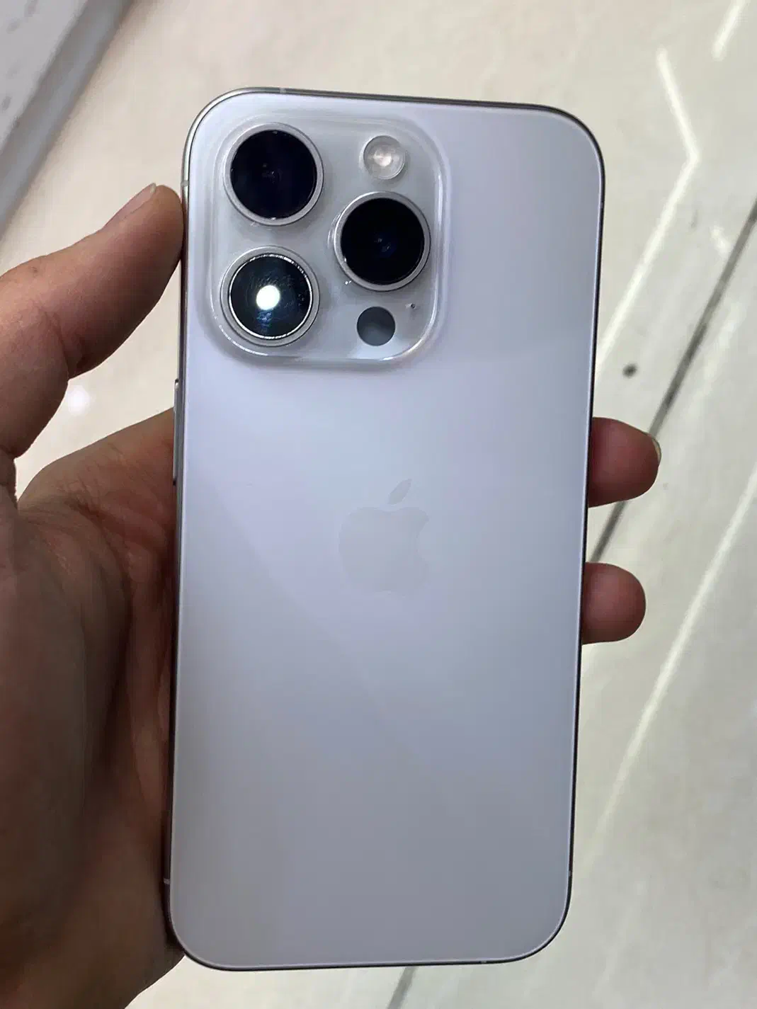 ایفون ۱۵پرو 256 zaa رنگی که تو ایران کمه|موبایل|اصفهان, مفتح|دیوار