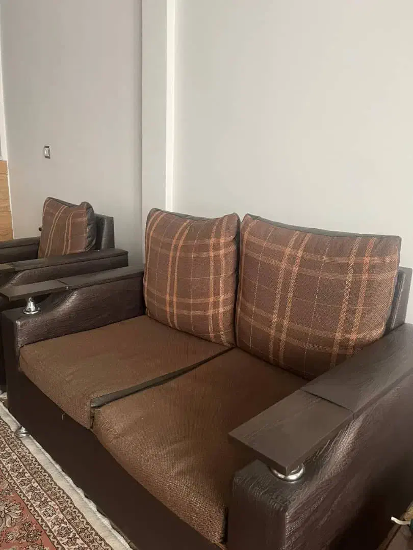 مبل راحتی|مبلمان خانگی و میز عسلی|هشتگرد, شهرک بعثت|دیوار