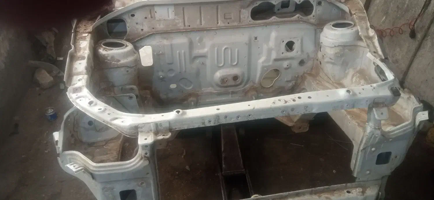 اسکلت سینا تصادفی|قطعات یدکی و لوازم جانبی|قم, کوه سفید|دیوار