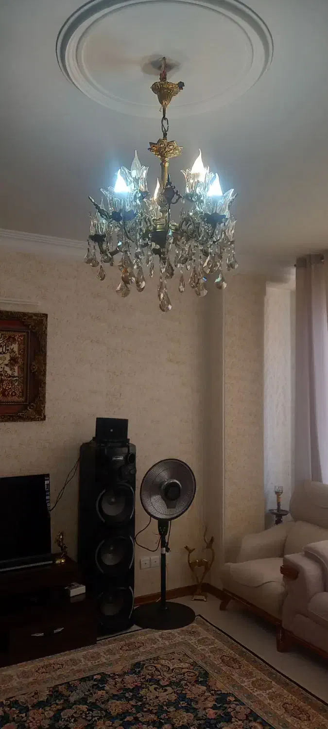 لوستر برنجی|لوستر و چراغ آویز|مهاجران, |دیوار