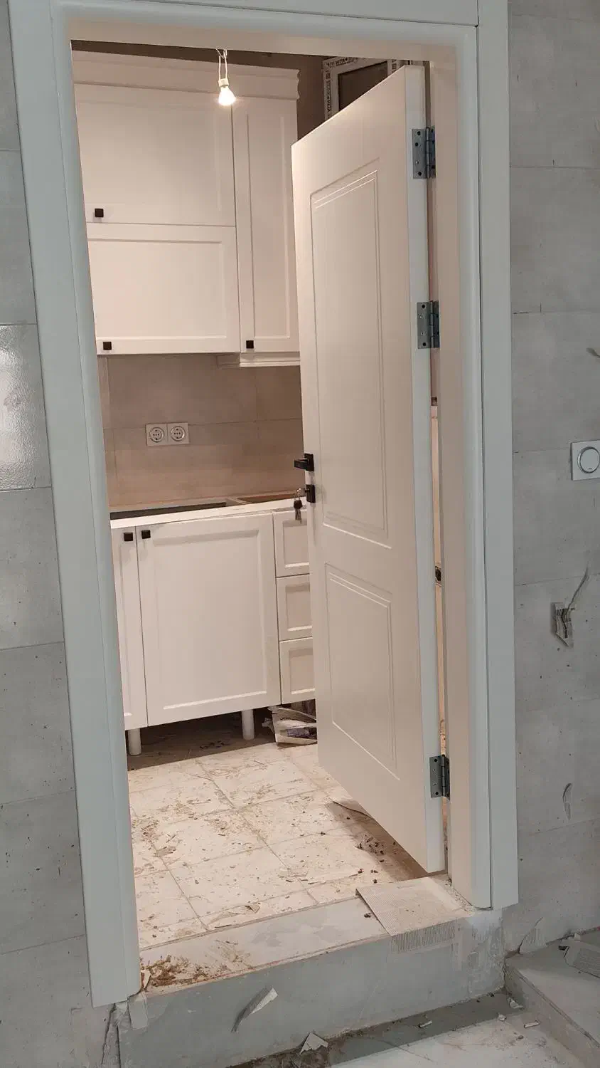 نیروی ساده رنگ کاری و نجاری|استخدام معماری، عمران و ساختمانی|آبادان, |دیوار