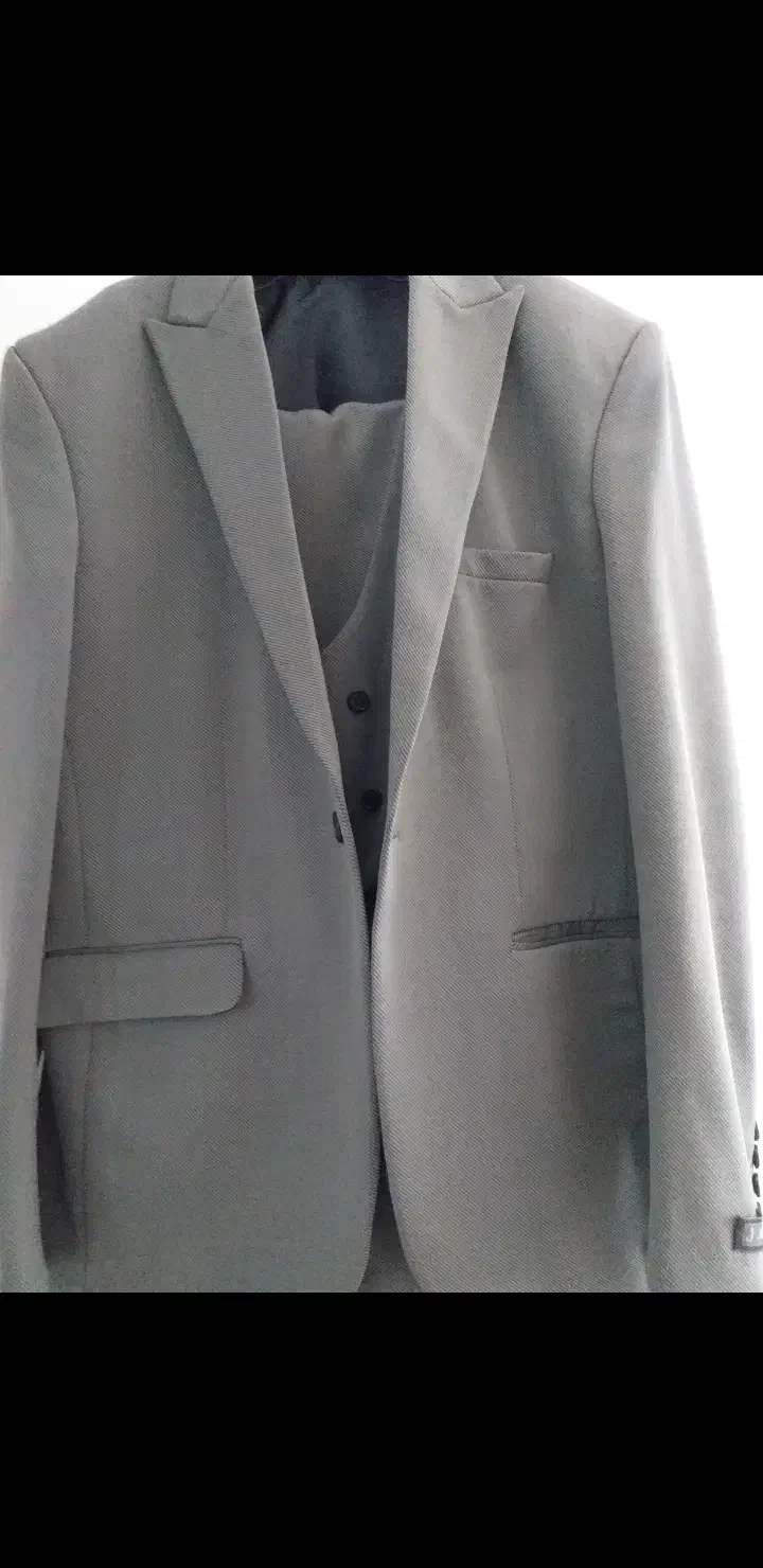 ۲ عدد کت شلوار ۳ تیکه نو|لباس|اصفهان, بهارستان|دیوار