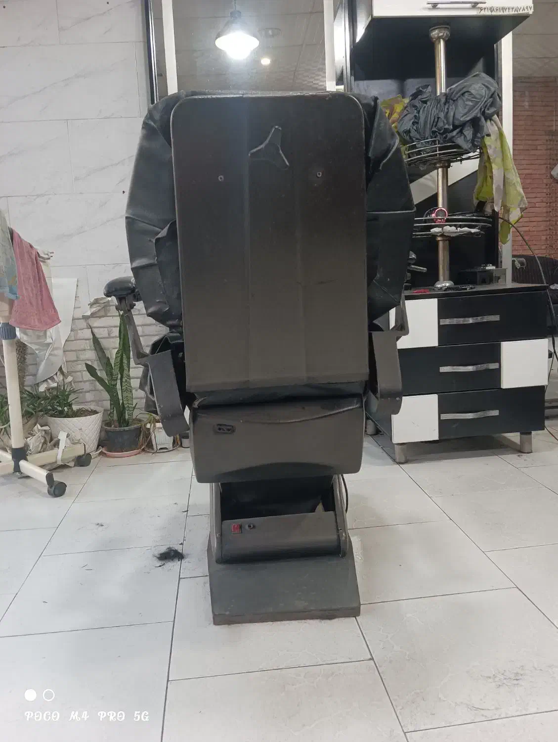 صندلی ارایشگاهی 2 عدد باهم 8 تومن|آرایشگاه و سالن‌های زیبایی|محمدشهر, جعفرآباد|دیوار