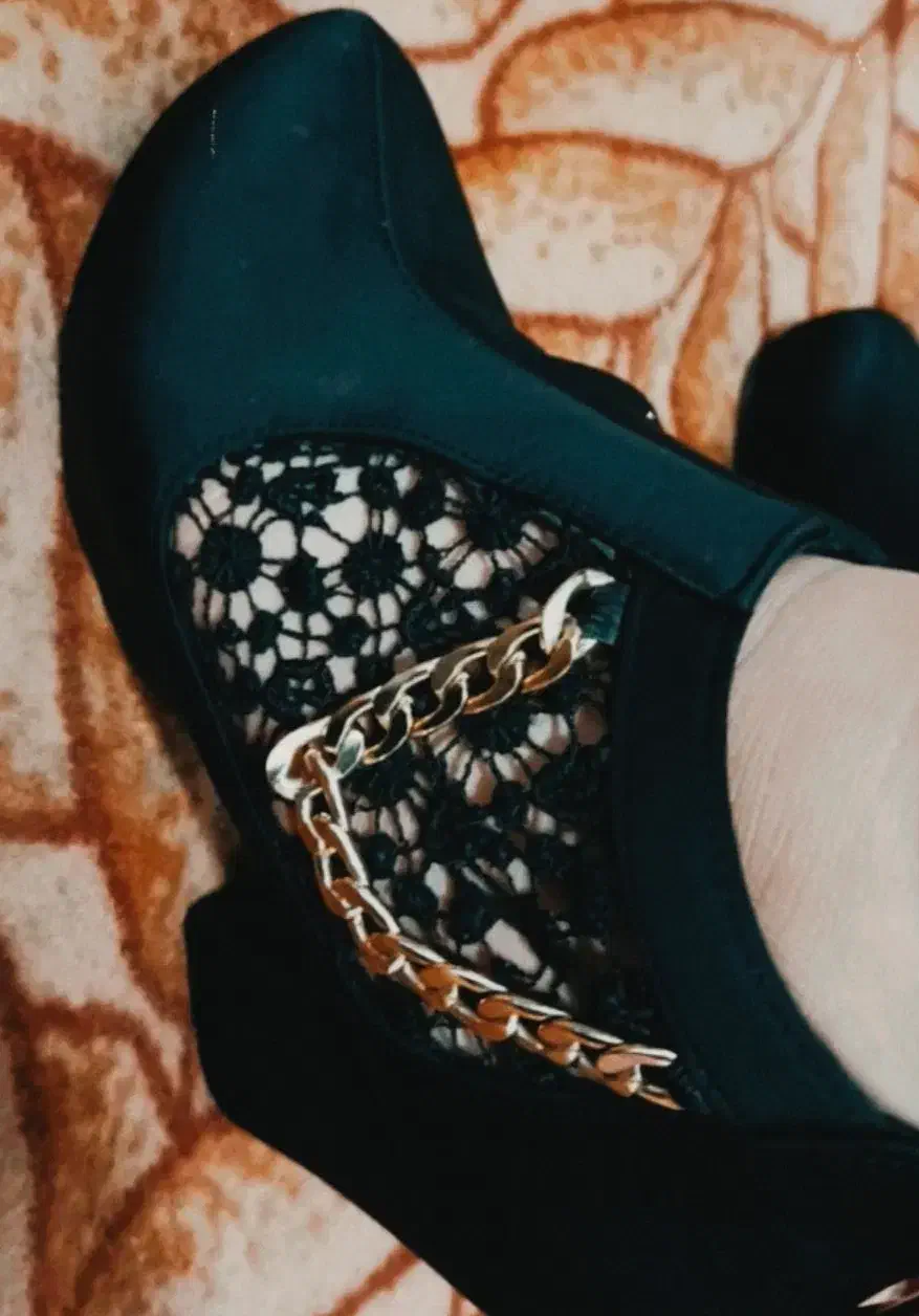 پوتین|کیف، کفش، کمربند|نسیم‌شهر, |دیوار