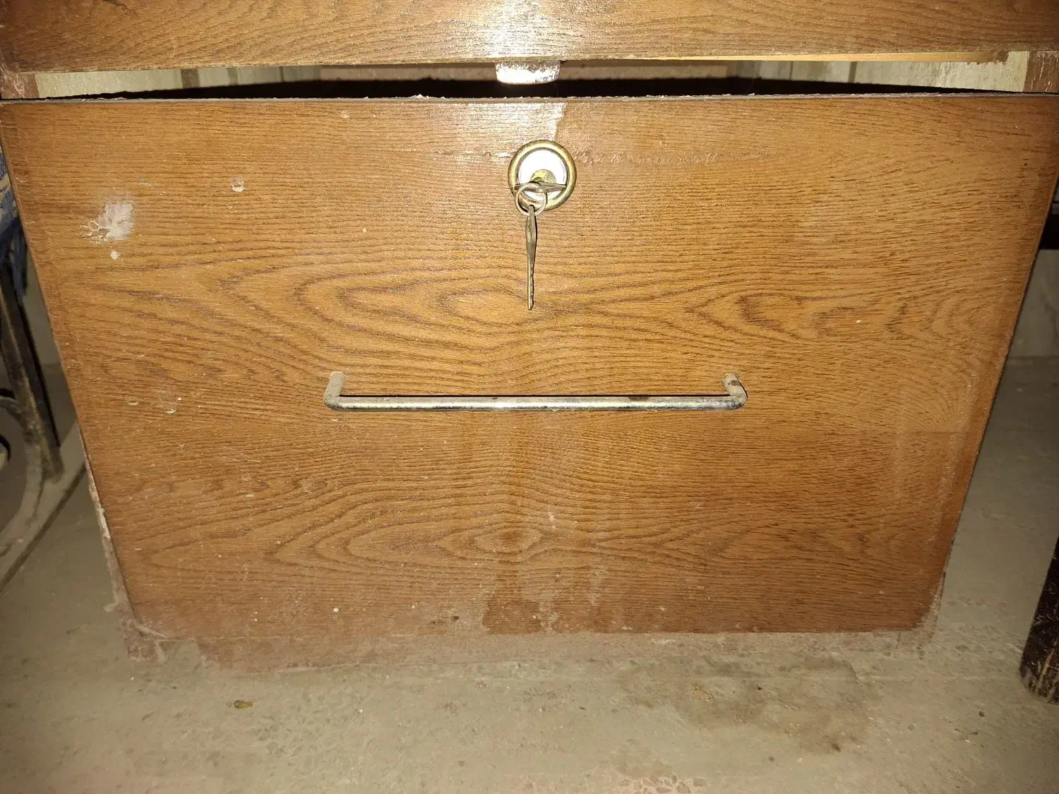 فایل چوبی چهار کشویی و قفل دار|جاکفشی، کمد، دراور|قرچک, میرزائی جنوبی|دیوار