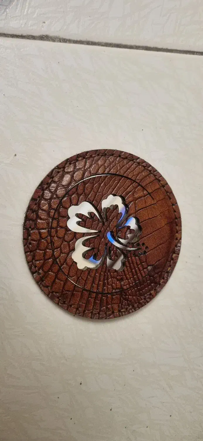 آینه|آینه|کرج, اصفهانی‌ها|دیوار