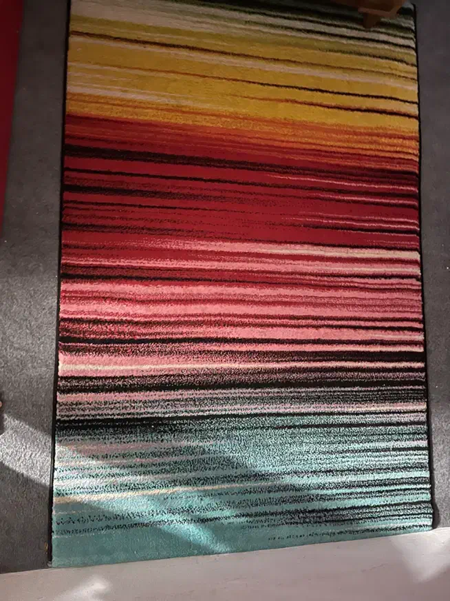 فرش رنگین کمونی|فرش|بندر انزلی, ژاندارمری|دیوار