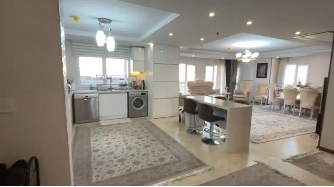 آپارتمان130متری همراه شهر اردستانی چیتگر دریاچه 22|اجارهٔ آپارتمان|تهران, شهرک آتی شهر|دیوار