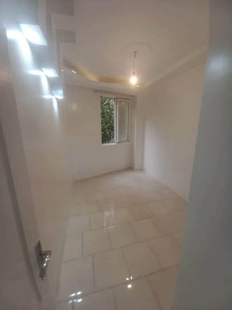 ۶۲متر آسانسور و انباری و بالکن رهن کامل