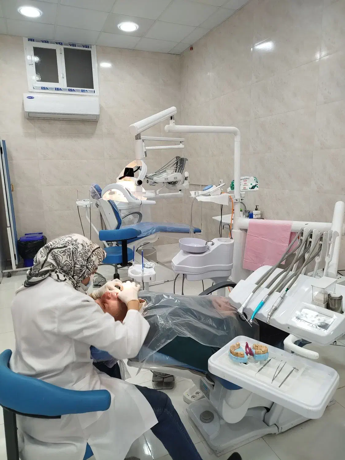 کلینیک دندانپزشکی تخصصی و فوق حرفه ای|خدمات آرایشگری و زیبایی|یزد, |دیوار