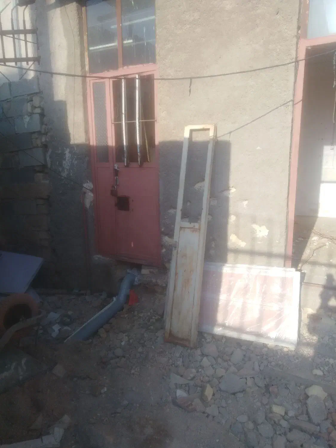 درب سالم|مصالح و تجهیزات ساختمان|استهبان, |دیوار