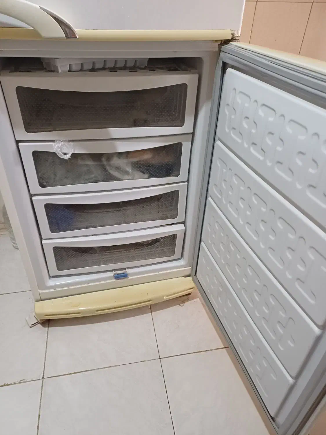 یخچال گلسان ماشین لباسشویی ابسال گاز فردار|ماشین لباسشویی و خشک‌کن لباس|برخوار, |دیوار