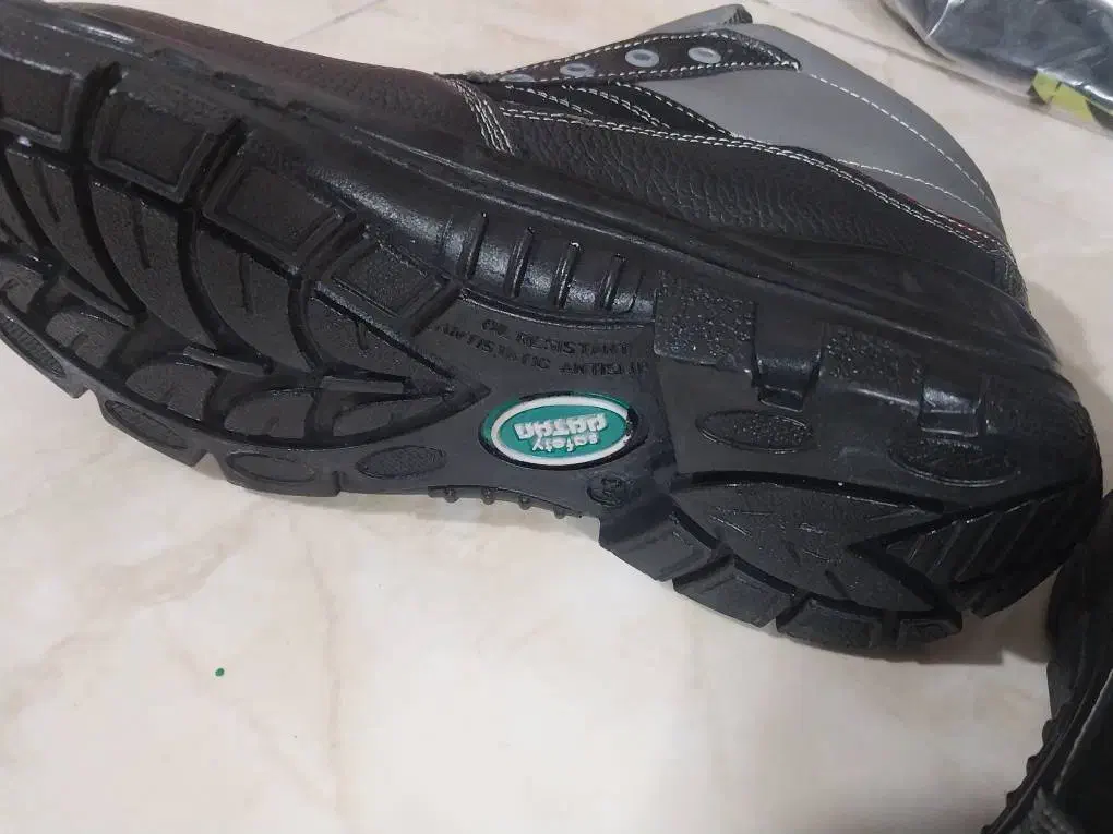 کفش کار|کیف، کفش، کمربند|قرچک, باقرآباد|دیوار