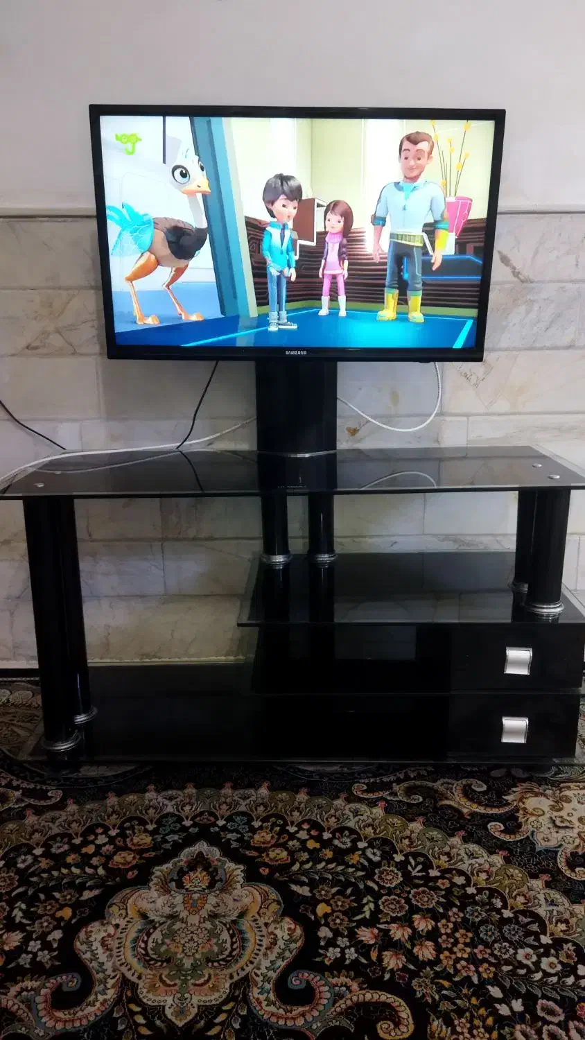 تلویزیون ال ای دی ۳۲ اینچ|تلویزیون و پروژکتور|قم, علی آباد سعدگان|دیوار