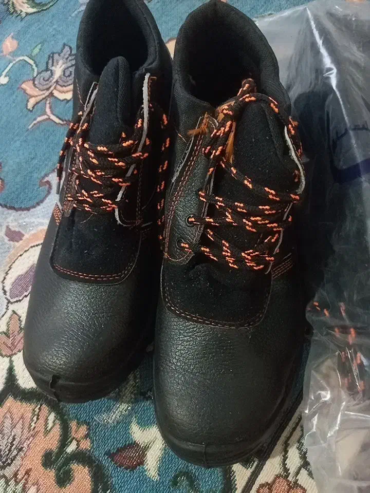 کفش کار اهنی|کیف، کفش، کمربند|زابل, |دیوار