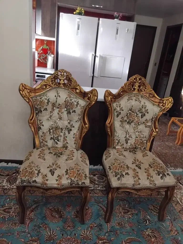 مبل کلاسیک ۹ نفره کار کرده تمیز و بدون پارگی|مبلمان خانگی و میز عسلی|هشتگرد, شهرک گلها|دیوار