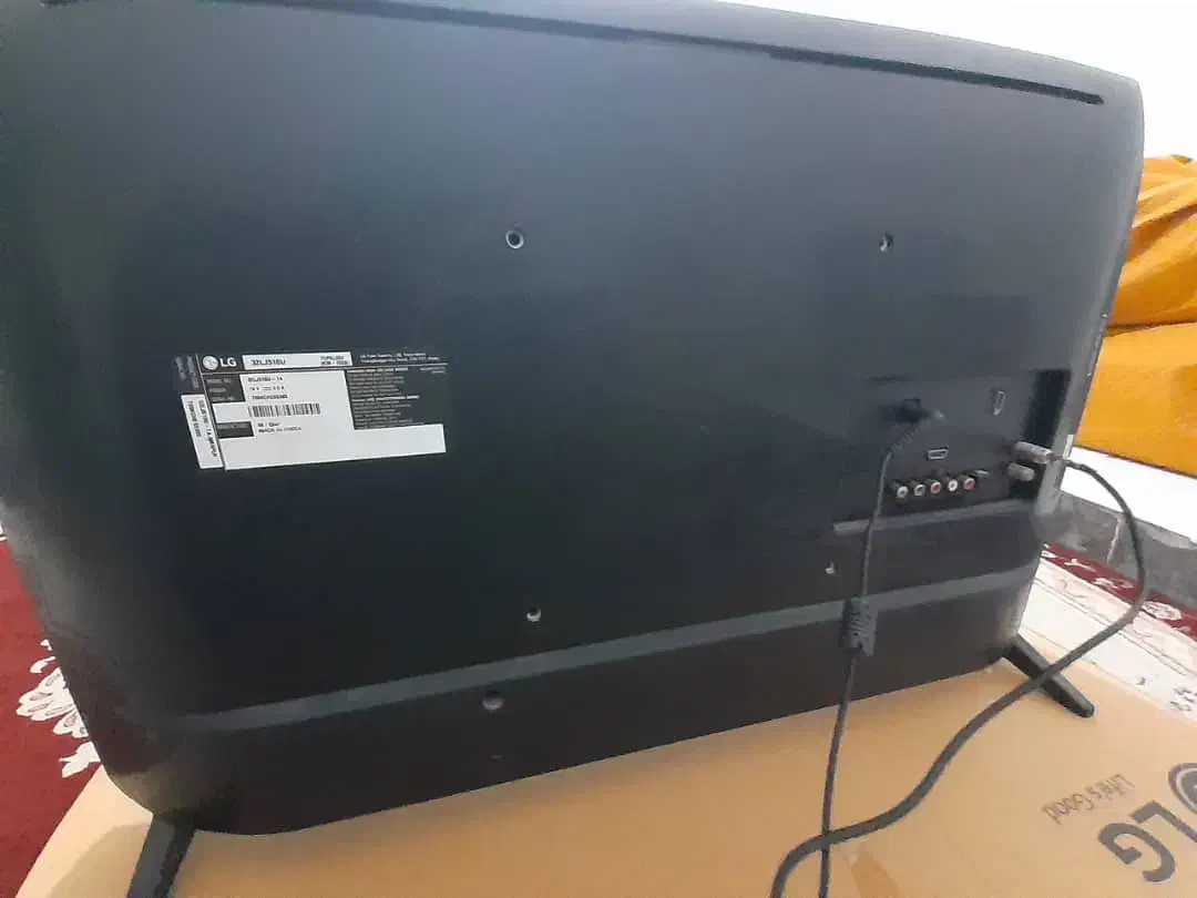 ال جی ۳۲|تلویزیون و پروژکتور|دهلران, |دیوار