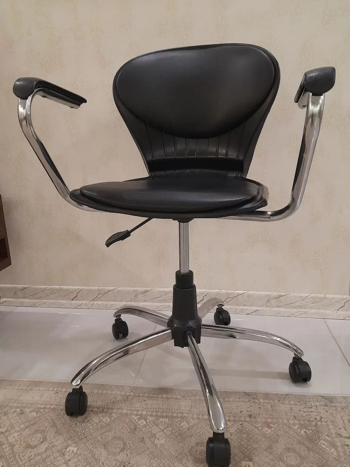 صندلی میز تحریر و اداری و دفتر کار و مغازه|صندلی و نیمکت|شاهینشهر, شهرک میلاد|دیوار