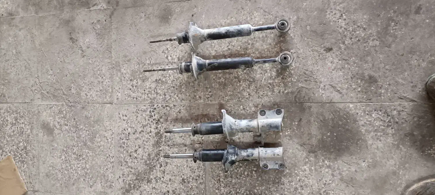 تعدادی لوازم استوک،سینی زیر،کمک،فنرلول،گاردون|قطعات یدکی و لوازم جانبی|فلاورجان, |دیوار