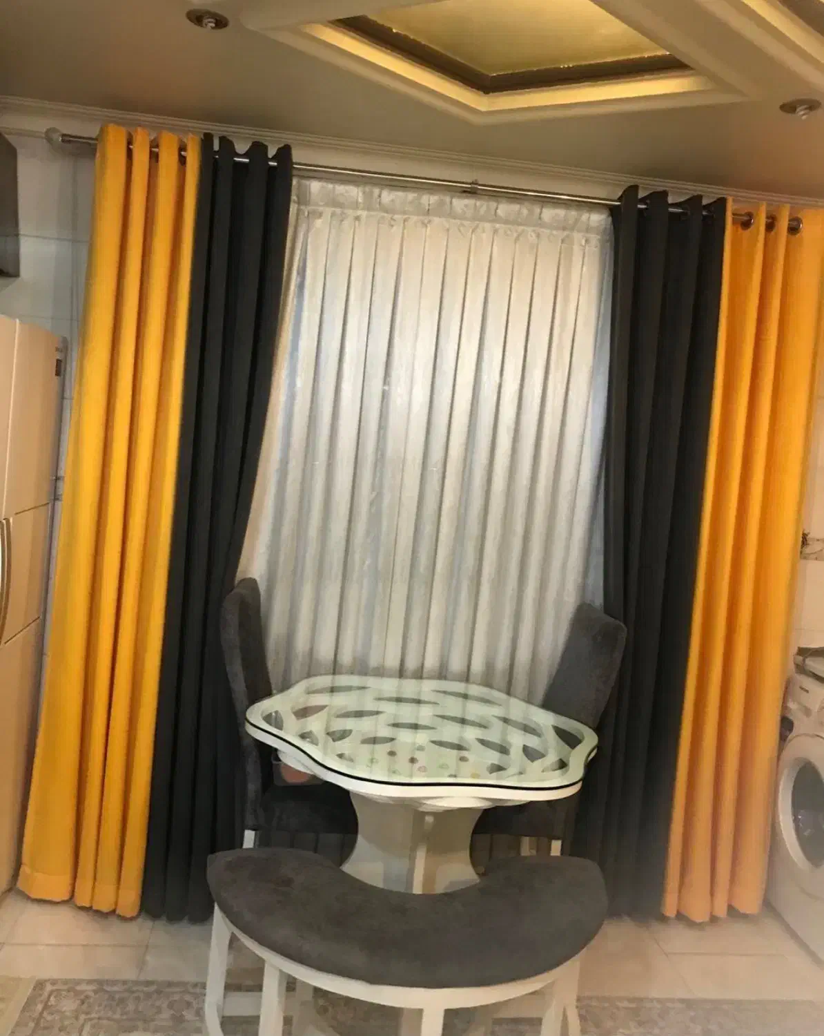 میز نهار خوری و پرده|میز و صندلی غذاخوری|تهران, پرستار|دیوار